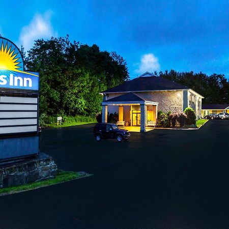 Days Inn By Wyndham Donegal Exterior photo