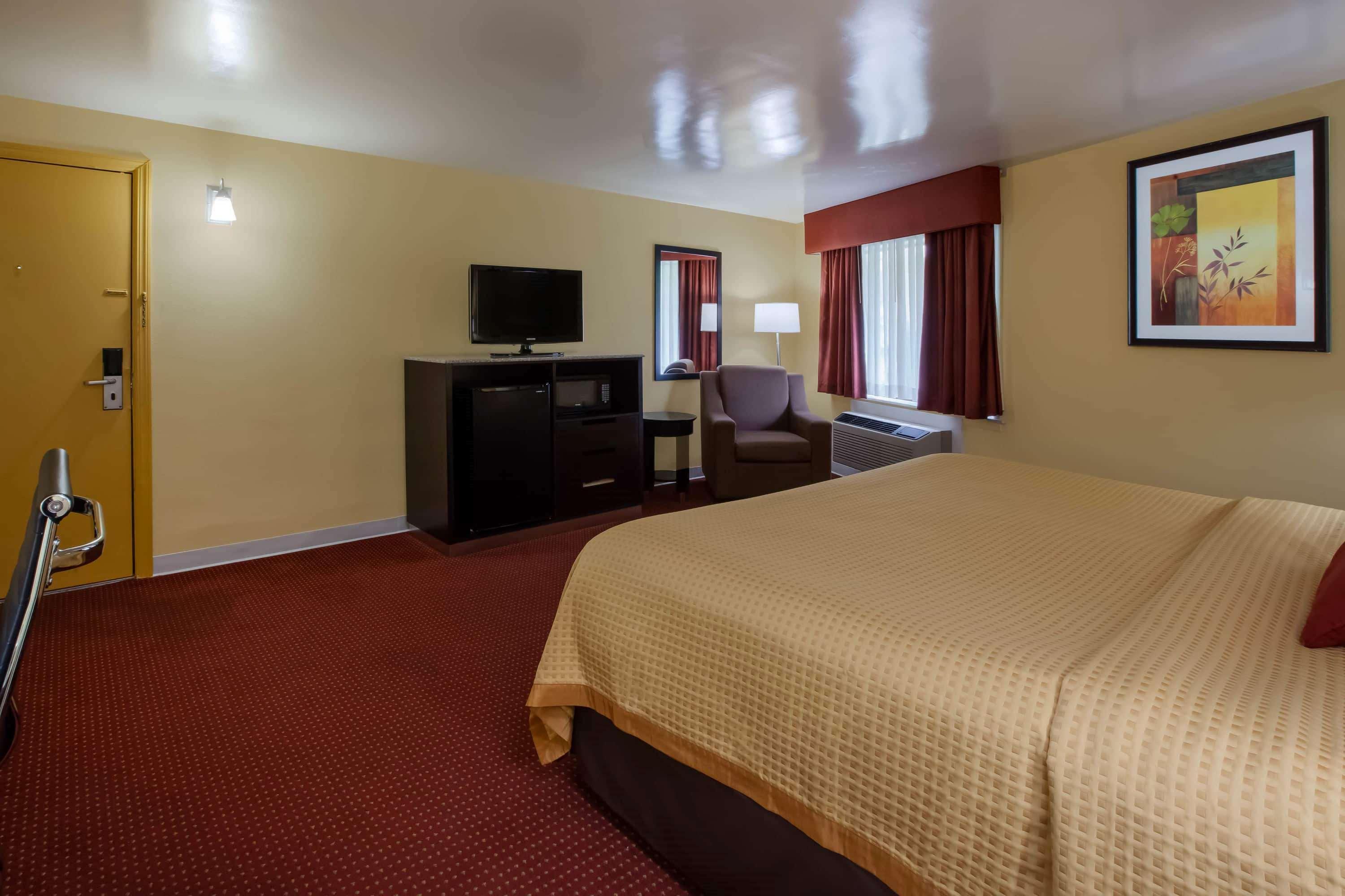 Days Inn By Wyndham Donegal Exterior photo